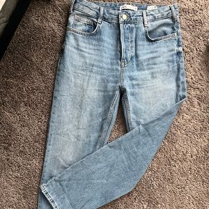 Zara light wash straight leg jeans size 4